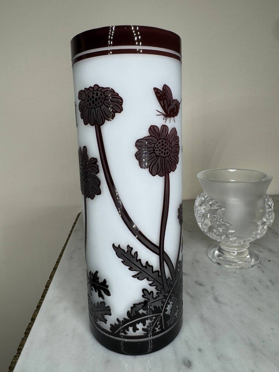 Chinese (beijing) Cameo Glass Vase With Butterflies And Flowers-photo-2