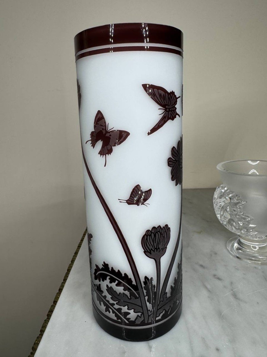 Chinese (beijing) Cameo Glass Vase With Butterflies And Flowers-photo-3