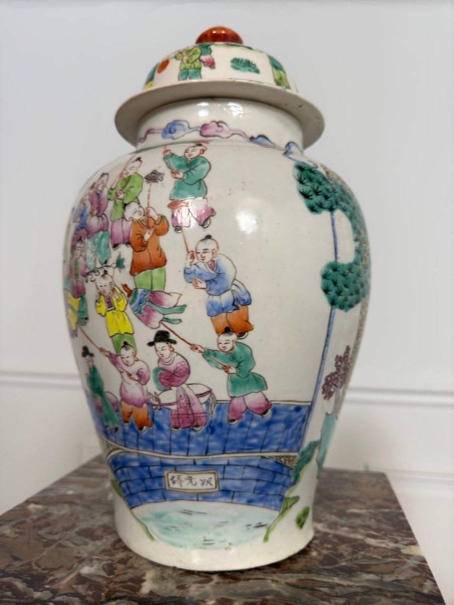 19th Century Chinese Porcelain Vase Or Potiche Decorated With Children And Kites With Dragons-photo-4