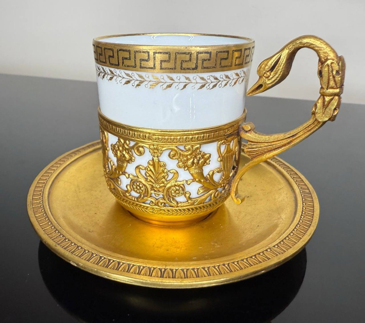 Tasse à Café, porcelaine De Limoges, Monture En Métal Doré De L’orfèvrerie Durousseau-photo-2