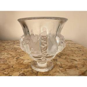 Lalique France. Dampierre Crystal Vase