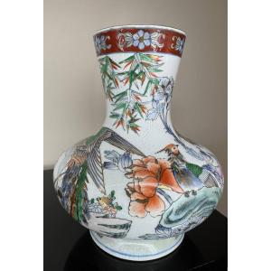 Vase, Chinese Polychrome Porcelain Hand Painted.