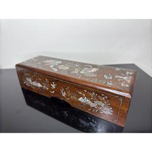 Indochina. Exotic Wood Glove Box Inlaid With Mother-of-pearl. End Of The 19th Century.