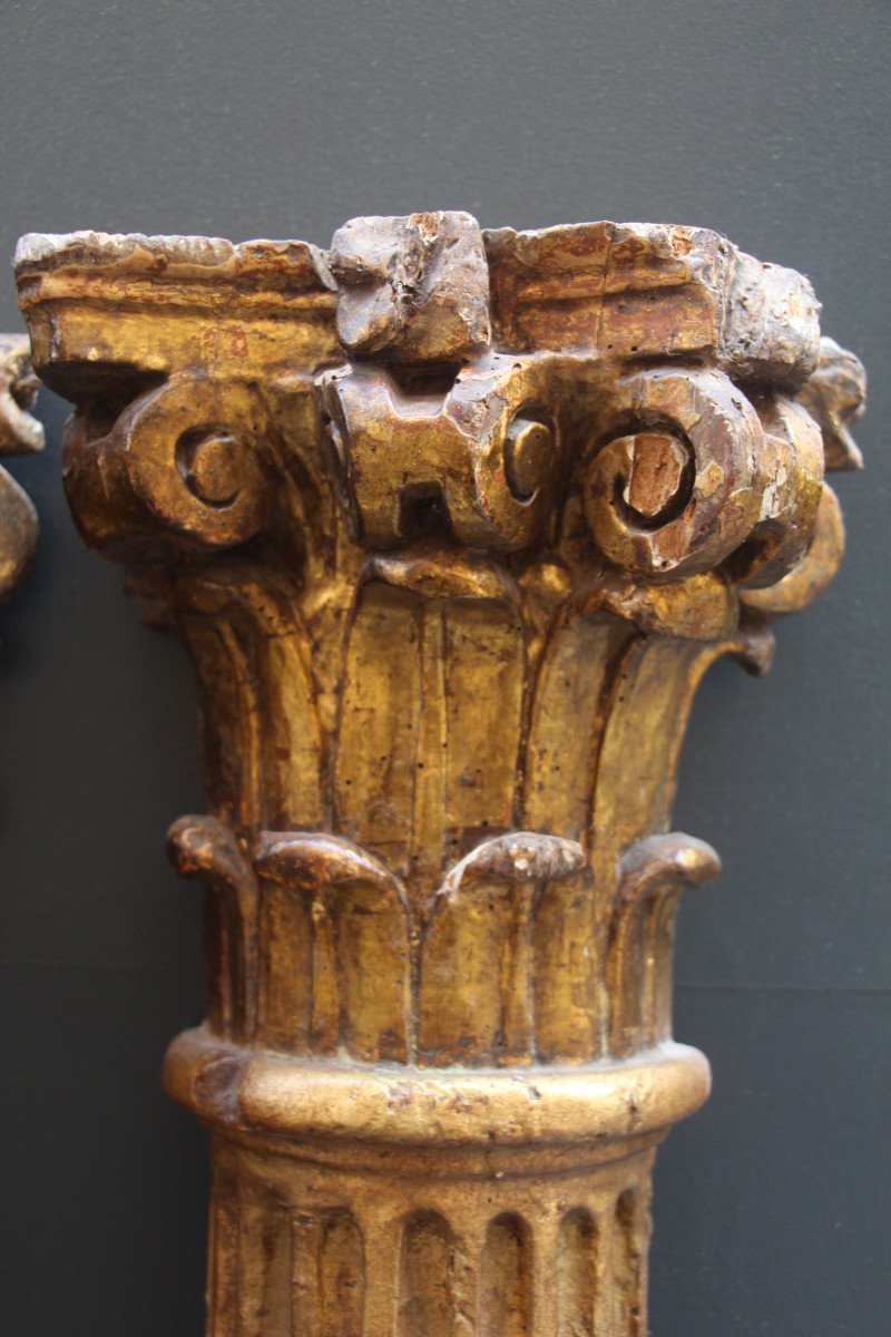 Suite de quatre demi-colonnes en bois doré, origine italienne, fin du XVIIIe siècle.-photo-1