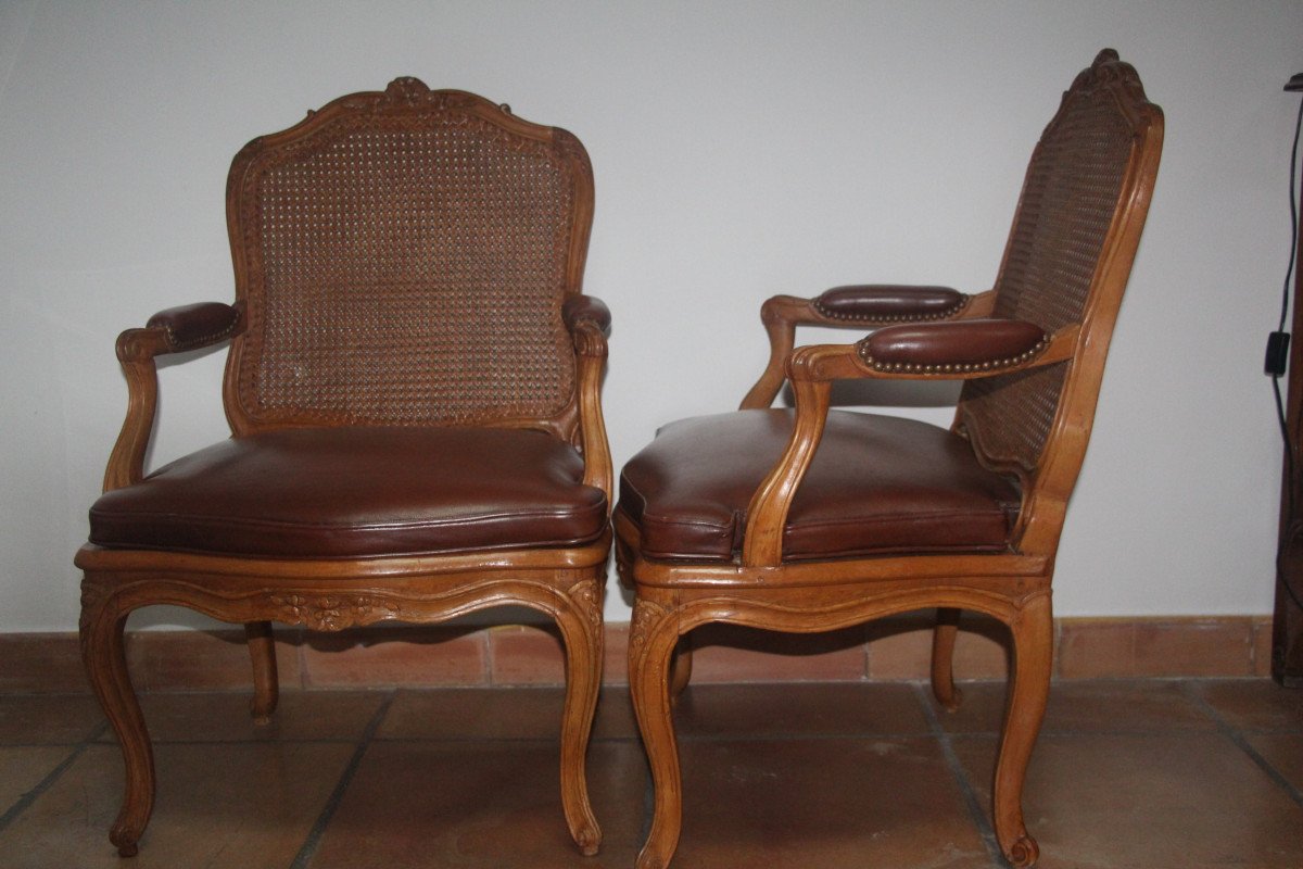 Paire de fauteuils cannés , époque Louis XV, estampillés Etienne Saint-Georges, XVIIIe siècle.-photo-4