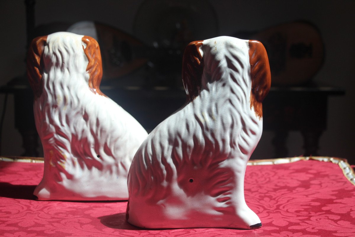 Pair Of Earthenware King Charles Cavaliers, Late 19th Century.-photo-1