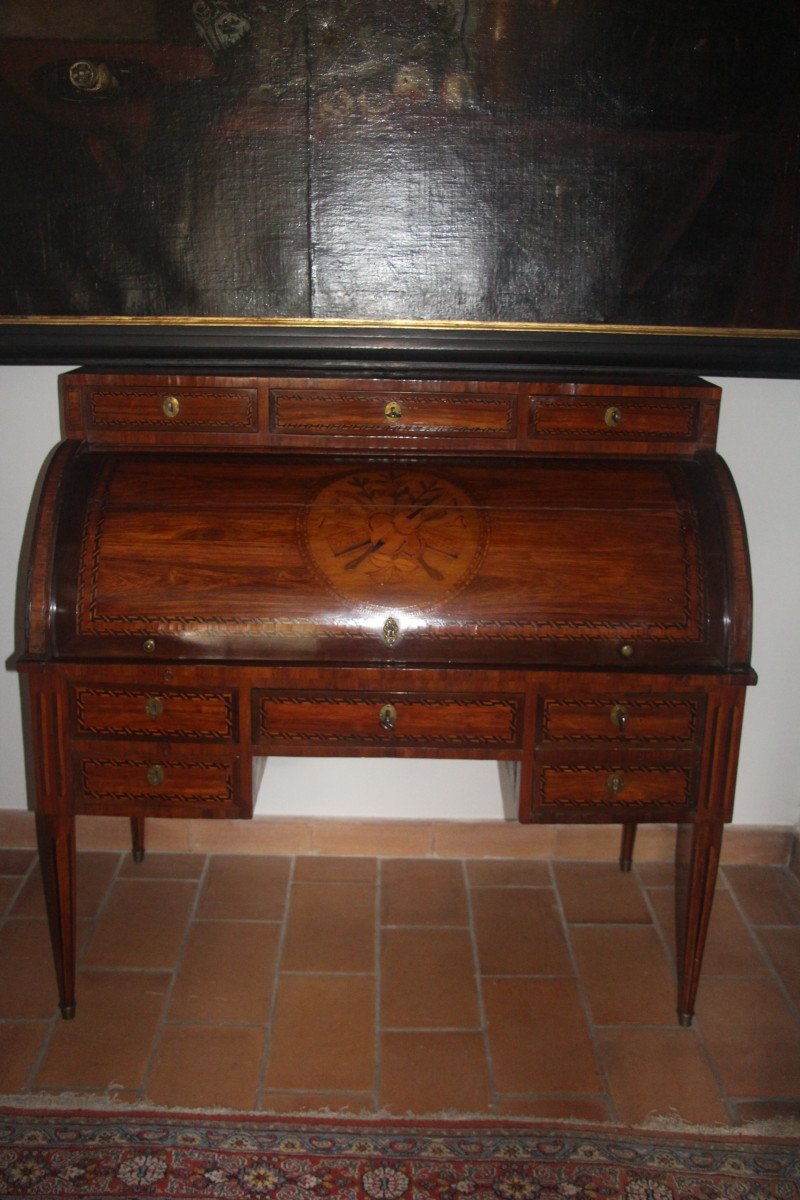 Bureau cylindre en marqueterie aux instruments de musique, époque Louis XVI, XVIIIe siècle.-photo-4