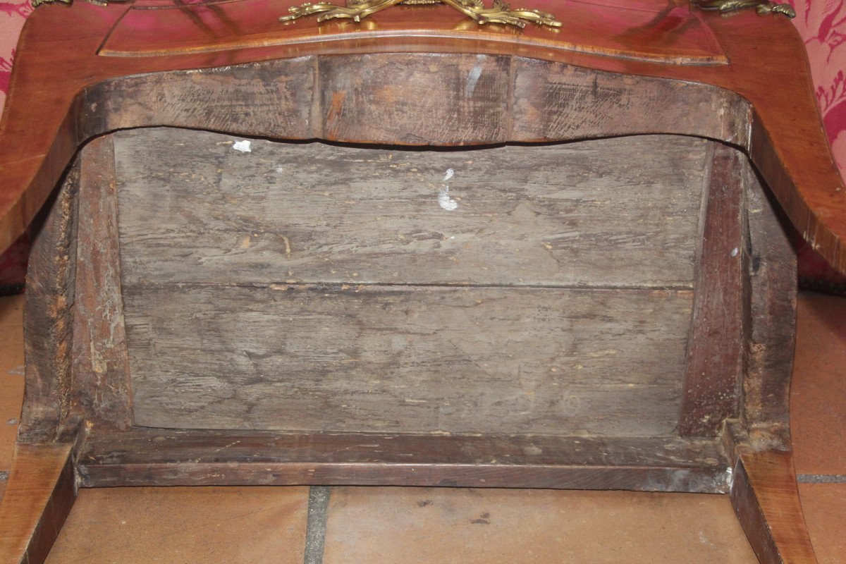 Commode d'entre-deux en bois de rose époque Louis XV, XVIIIe siècle.-photo-6