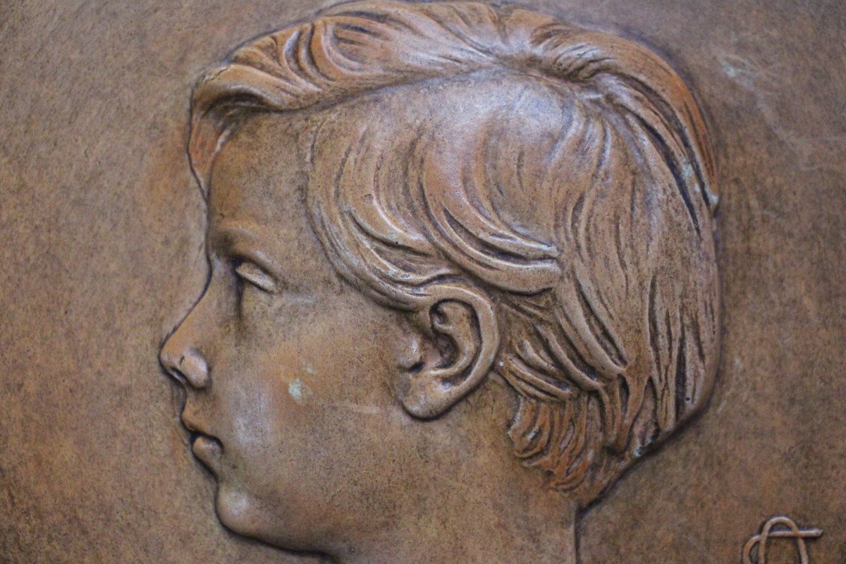 Médaillons, portrait de profil d'enfant en plâtre patiné, l'un signé L.Kley (1833-1911), XIXe.-photo-7