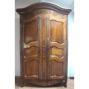 Armoire de mariage d'époque Louis XV, Provence XVIIIe siècle.