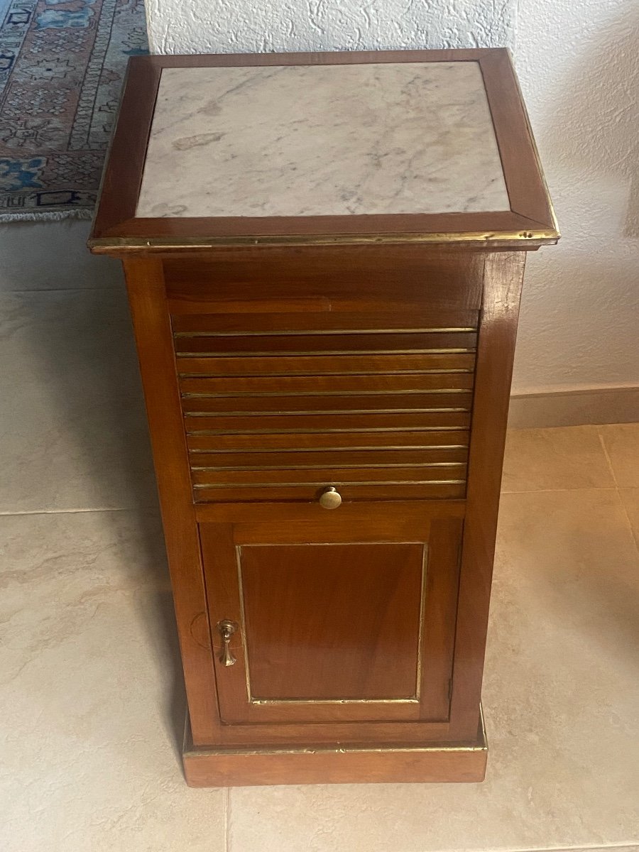 Early 19th Century Walnut Curtain Bedside Table -photo-2