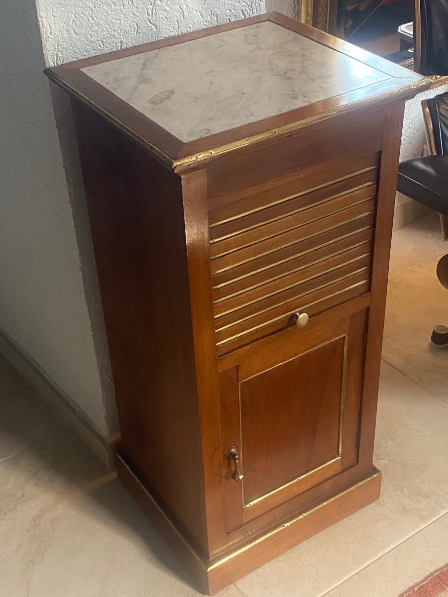 Early 19th Century Walnut Curtain Bedside Table -photo-3