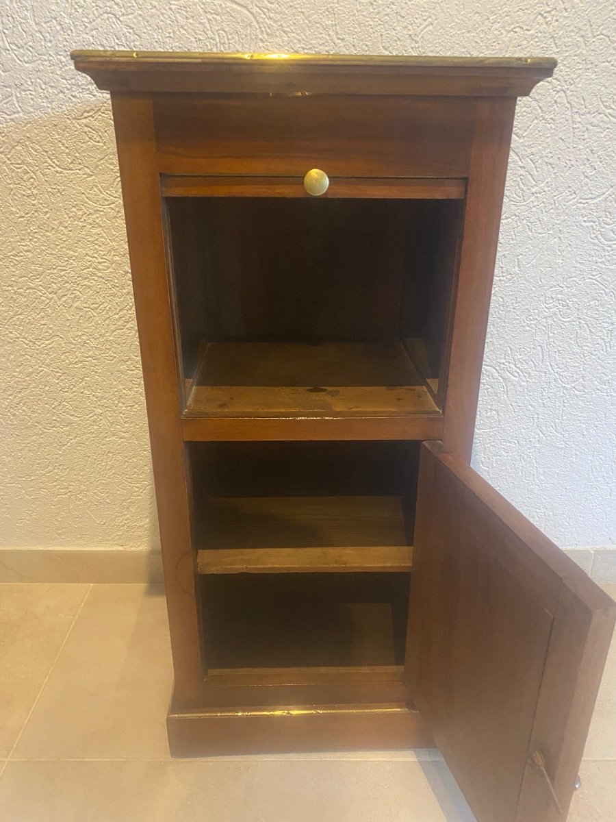 Early 19th Century Walnut Curtain Bedside Table -photo-1