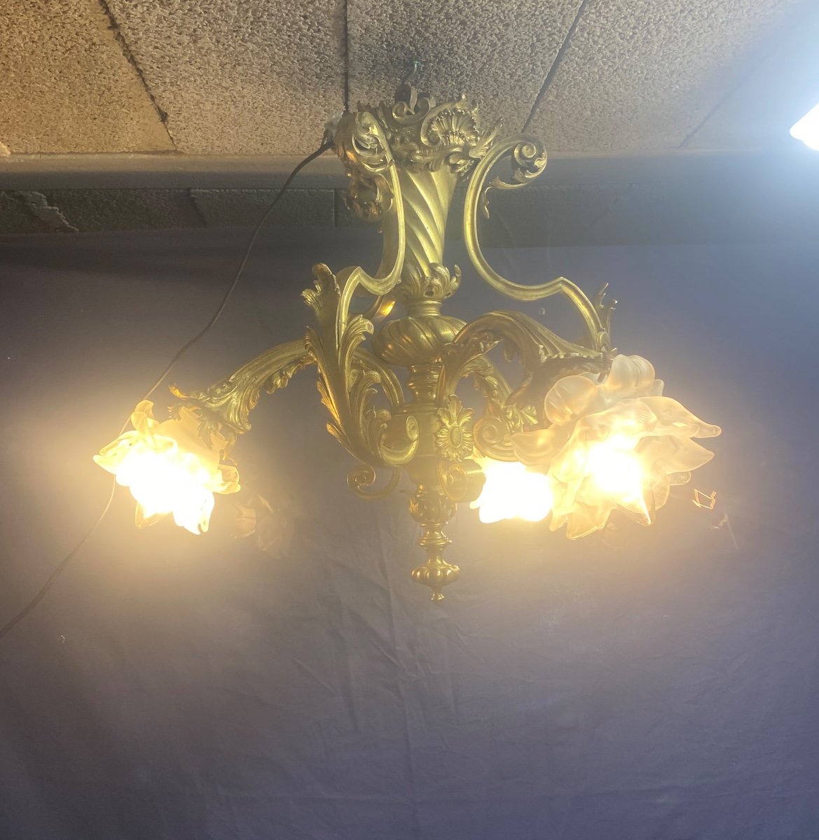 Bronze Ceiling Light Chandelier With Three Arms -photo-3