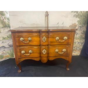 18th Century Provencal Crossbow Sauteuse Chest Of Drawers In Blond Walnut