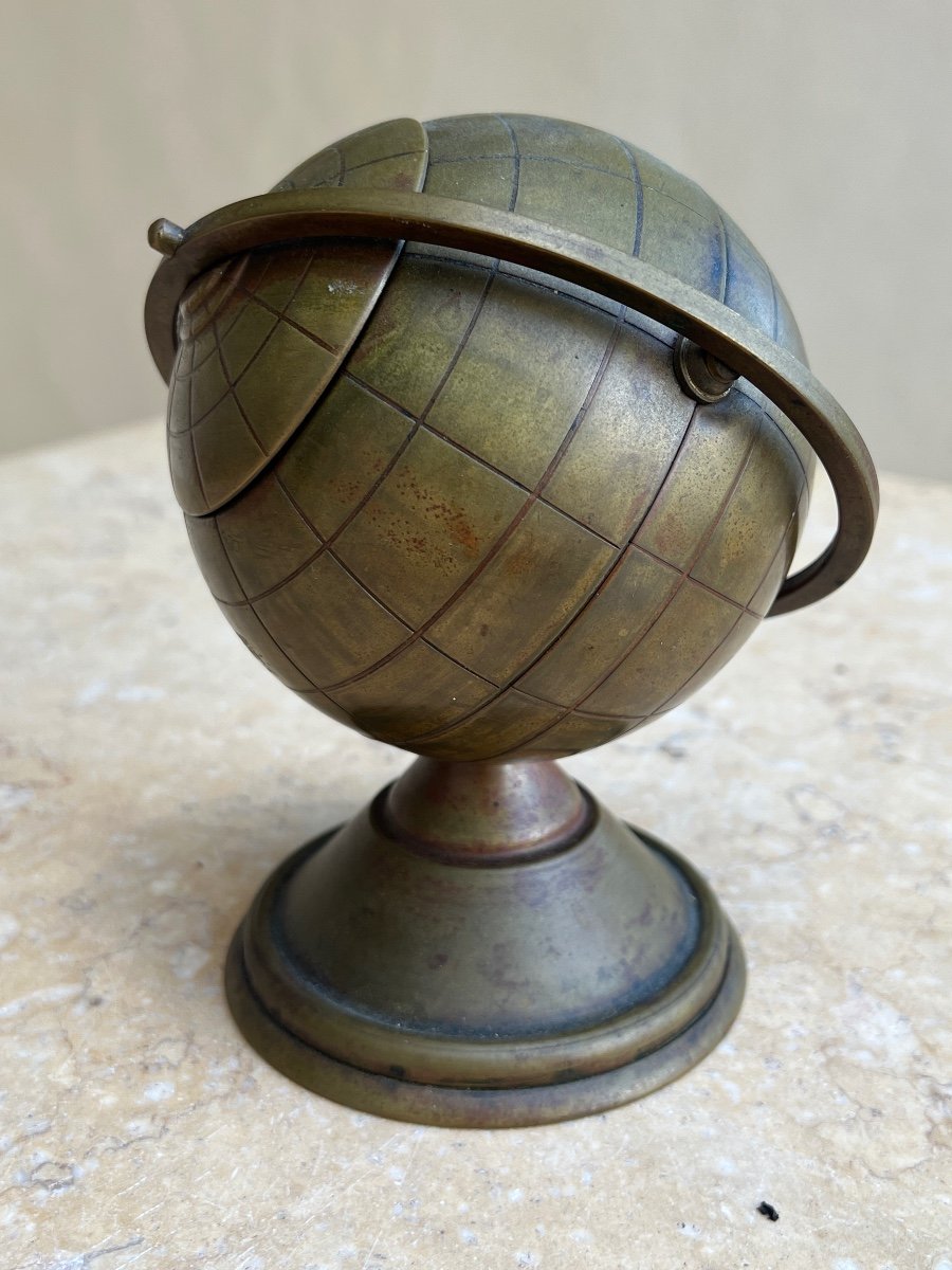 Brass Globe Ashtray Chicago World's Fair 1933-photo-2