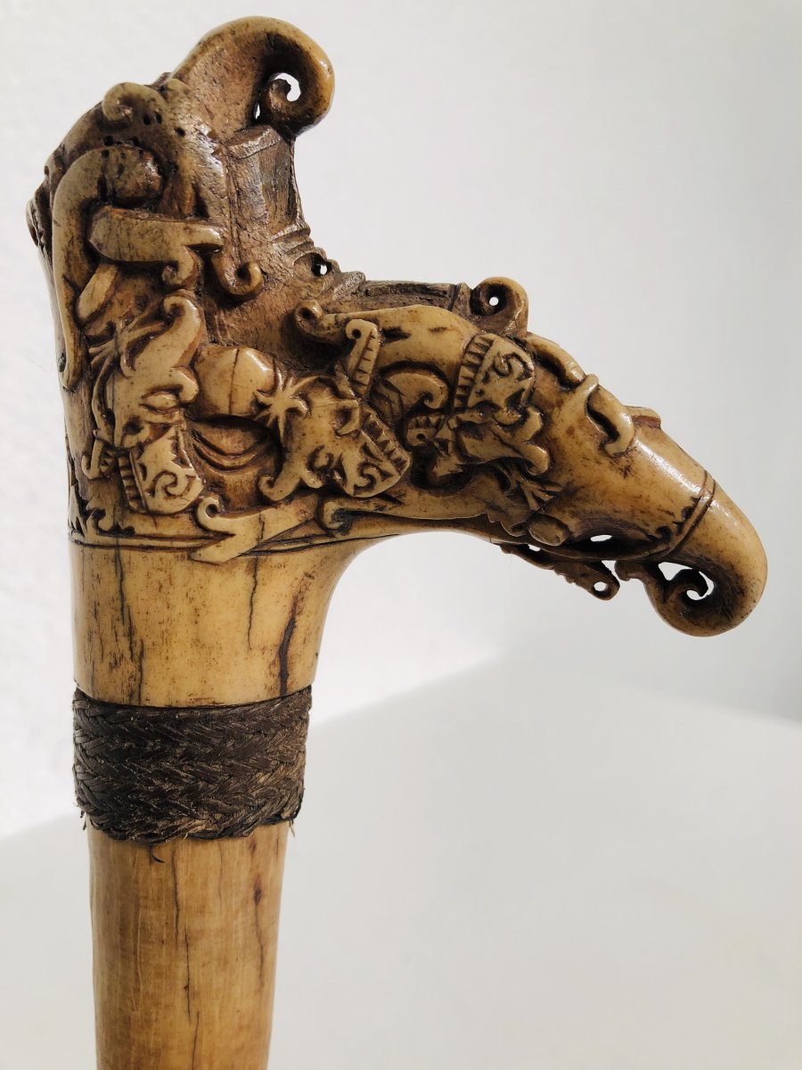 Ceremonial Saber Handle Mandau Dayak Indonesia-photo-1