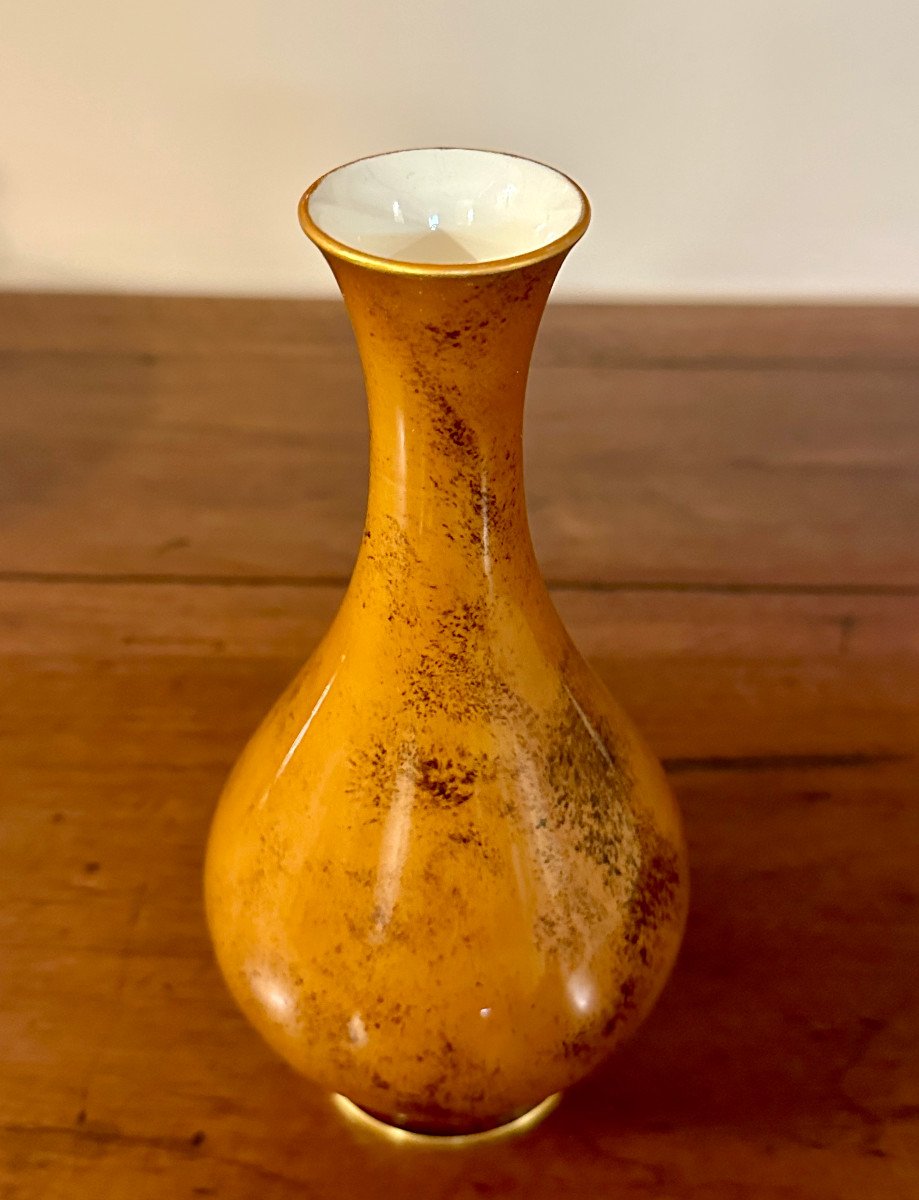 An Elegant Small Sèvres Porcelain Vase-photo-4