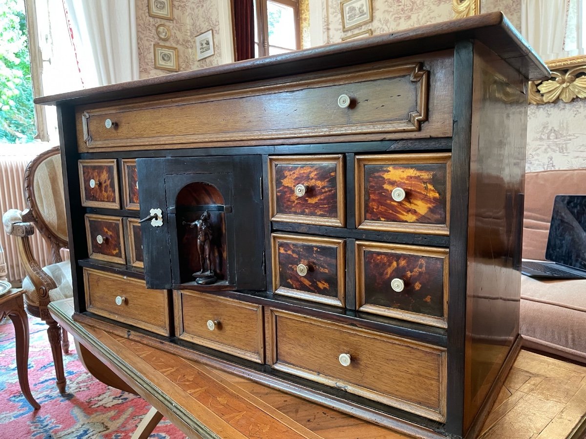 Charmant Cabinet En &eacute;caille Et Marqueterie