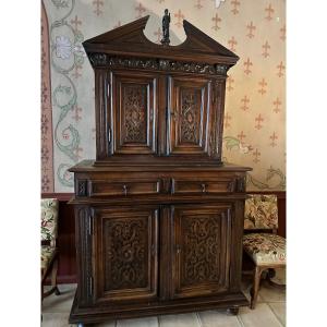 Important Richly Carved Four-door Buffet Decorated With A Statuette
