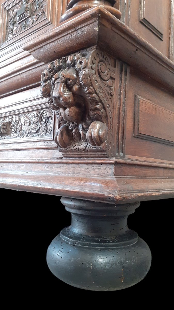 A Large Oak Cupboard From The First Half Of The 17th Century-photo-2