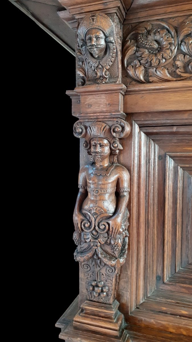 A Large Oak Cupboard From The First Half Of The 17th Century-photo-7