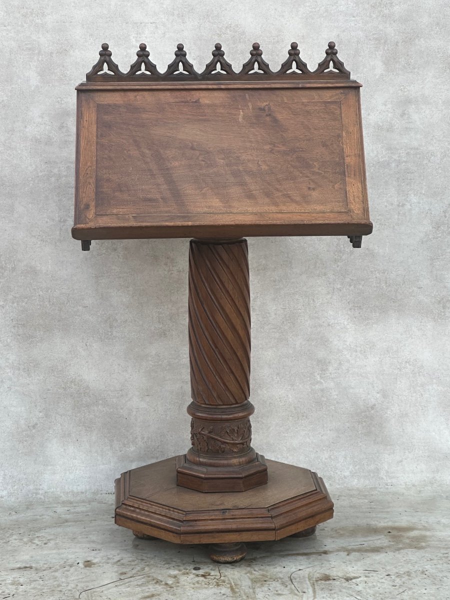 Lectern-photo-4