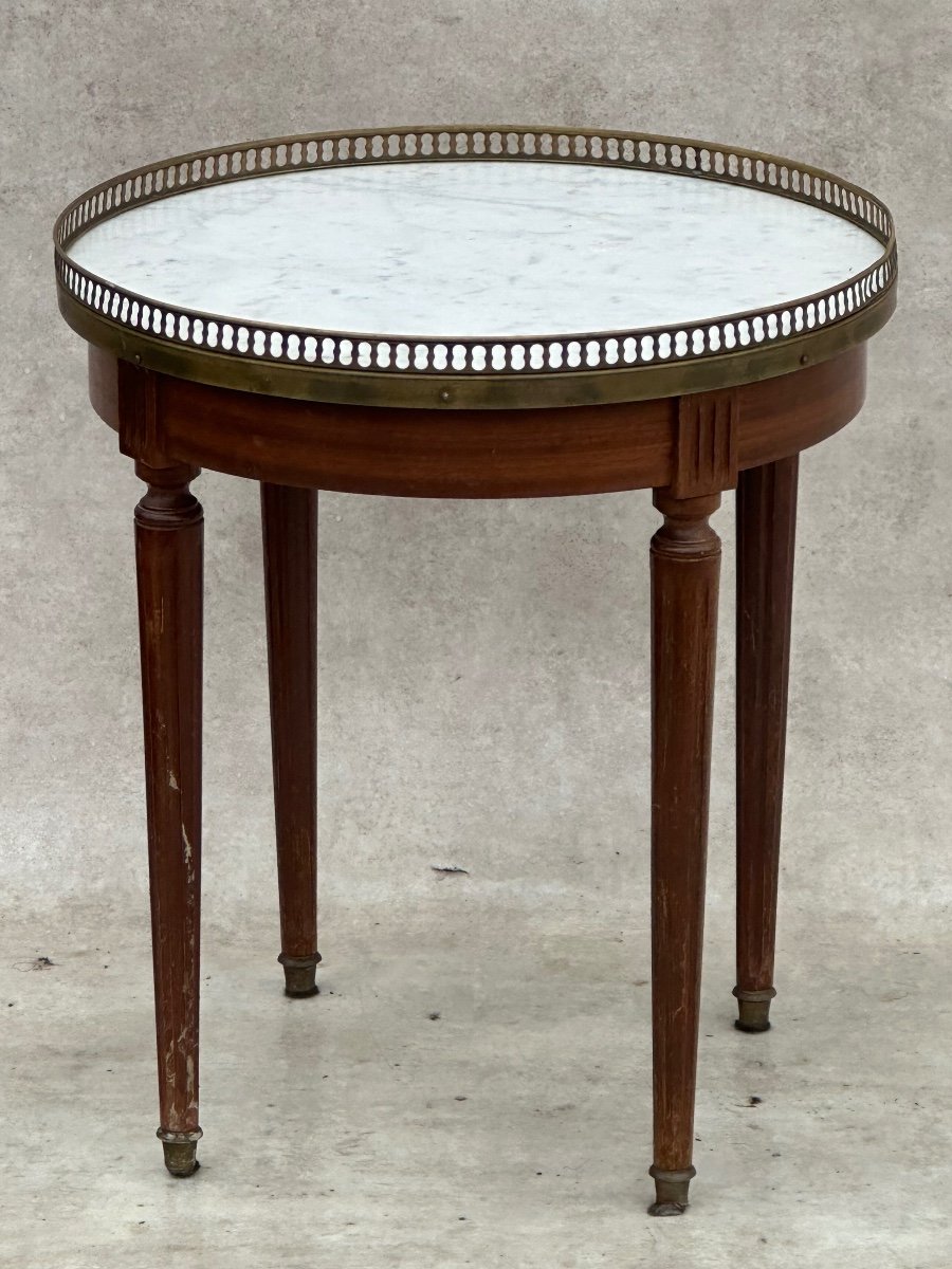 Pedestal Table