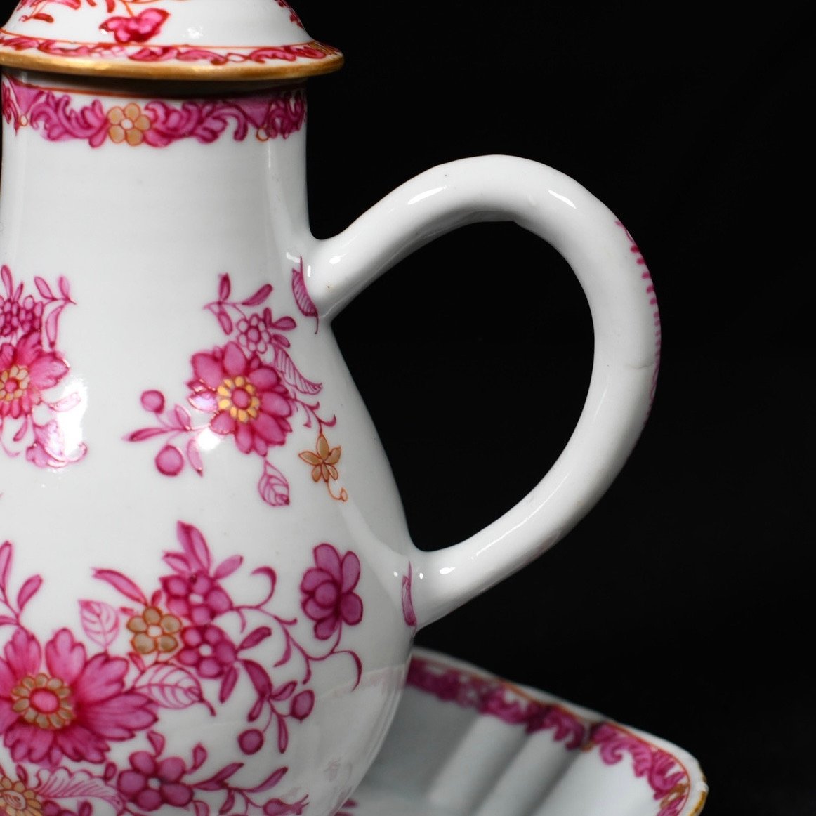 Coffee Pot And Its Porcelain Display With Floral Decor - China Eighteenth Period Qianlong-photo-3