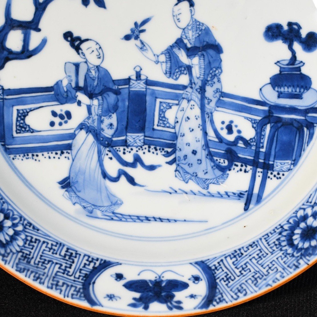 Assiette à Décor De Personnages Sur Un Balcon - Chine XVIIIe Période Kangxi-photo-4