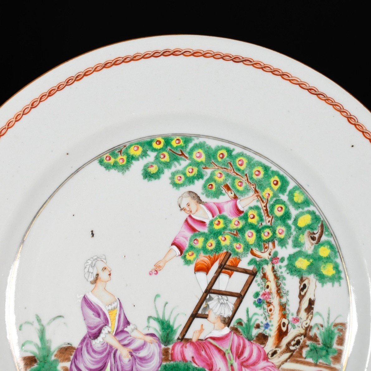 Assiette à Décor d'Une Scène De "Cuillette De Cerises-  Chine XVIIIe Période Qianlong-photo-2