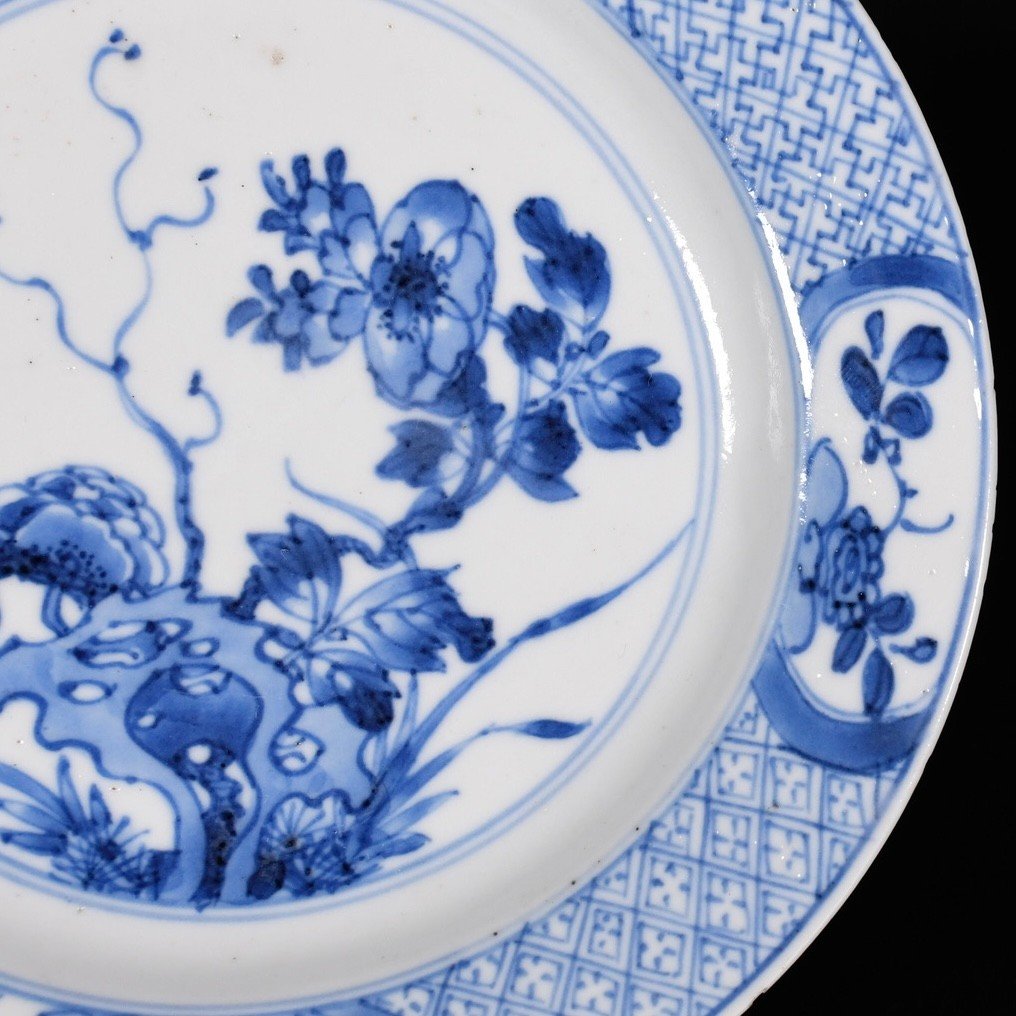 Petite Assiette En Porcelaine à Décor Bleu Et Blanc De Fleurs - Chine XVIIe Période Kangxi-photo-3