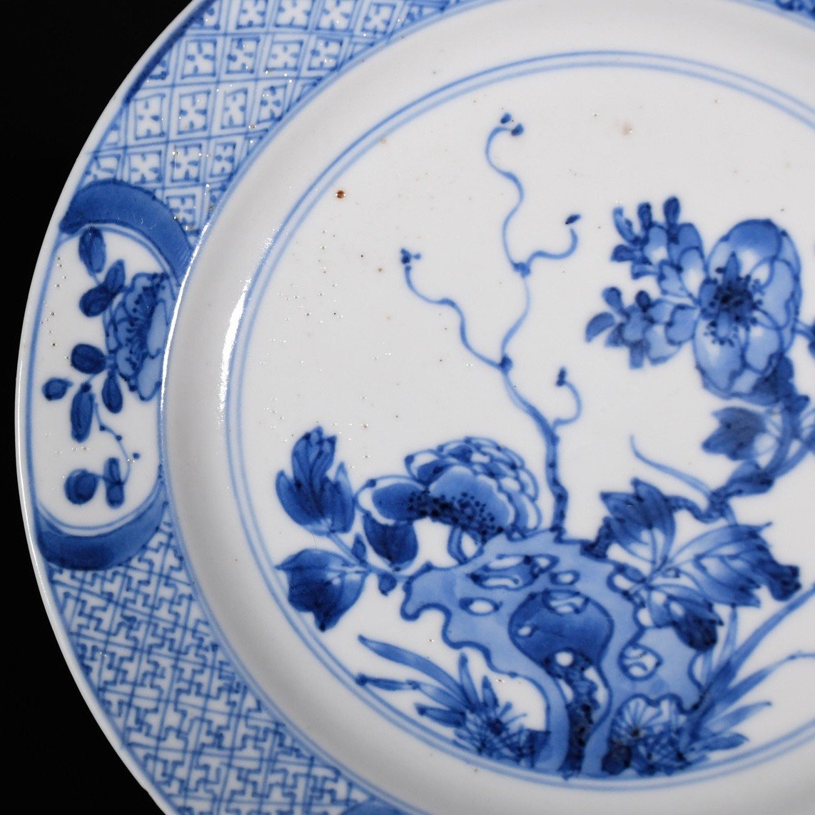 Petite Assiette En Porcelaine à Décor Bleu Et Blanc De Fleurs - Chine XVIIe Période Kangxi-photo-1