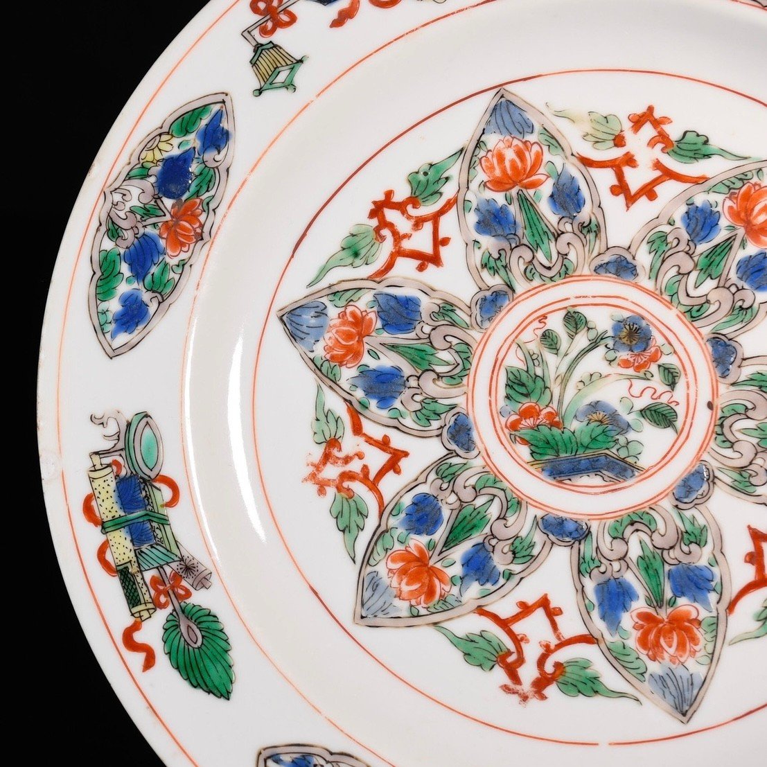 Assiette Aux émaux De La Famille Verte Aux Attributs Bouddhistes - Chine XVIIIe Période Kangxi-photo-1