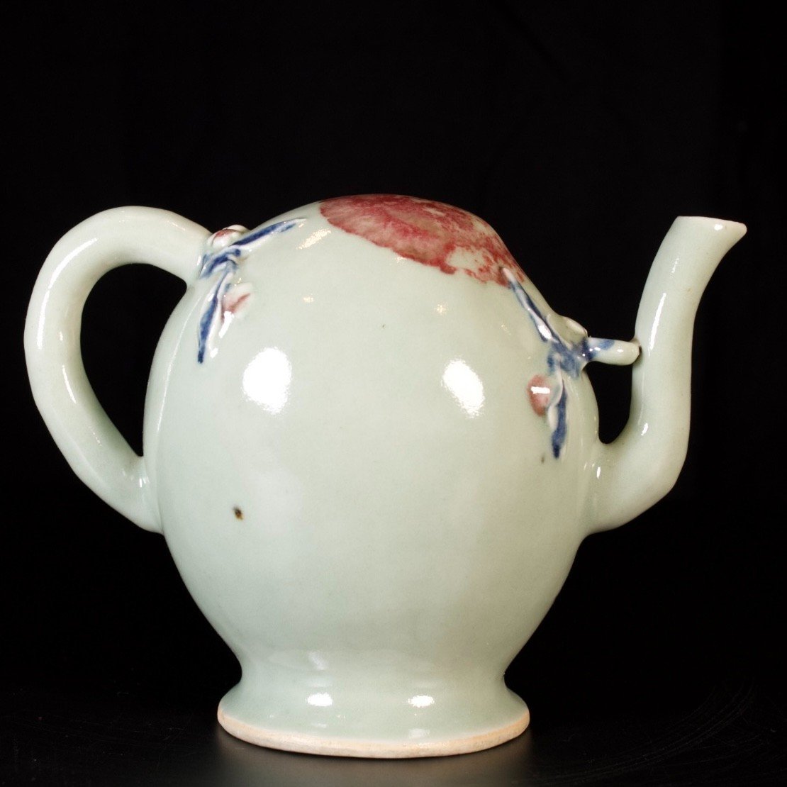 Porcelain Jug Called "cadogan" With Celadon Glaze And Relief Flowers - China Late 18th Century