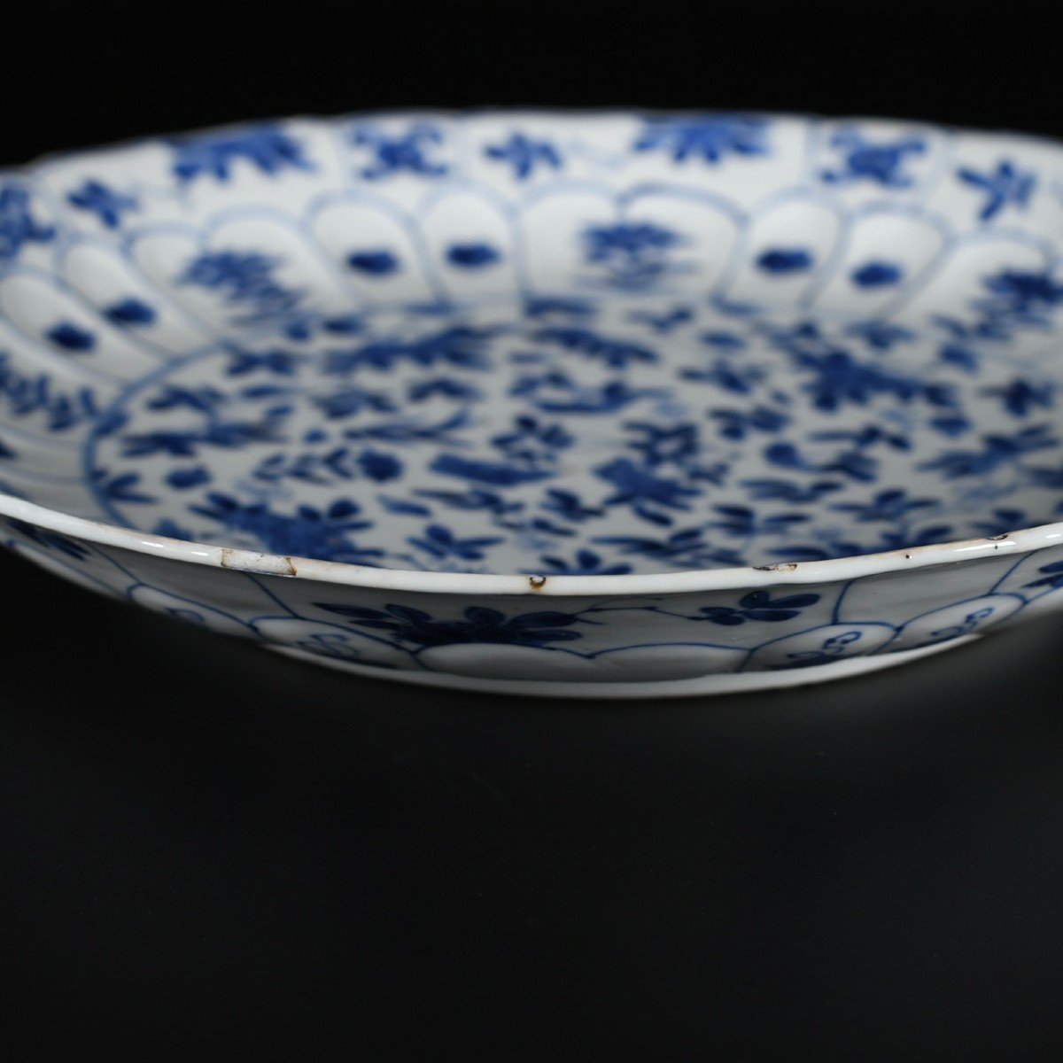 Dish With Blue And White Decor Of Flowers And Buddhist Attributes - China 18th Kangxi Period-photo-8