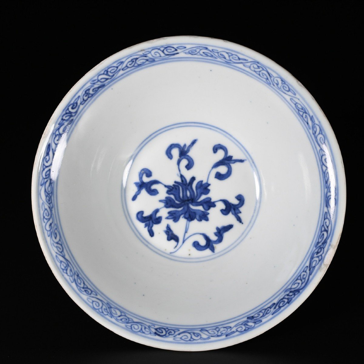 Bol De Forme Conique à Décor Bleu Et Blanc De Rinceaux De Lotus - Chine XVIIe Kangxi Period-photo-2