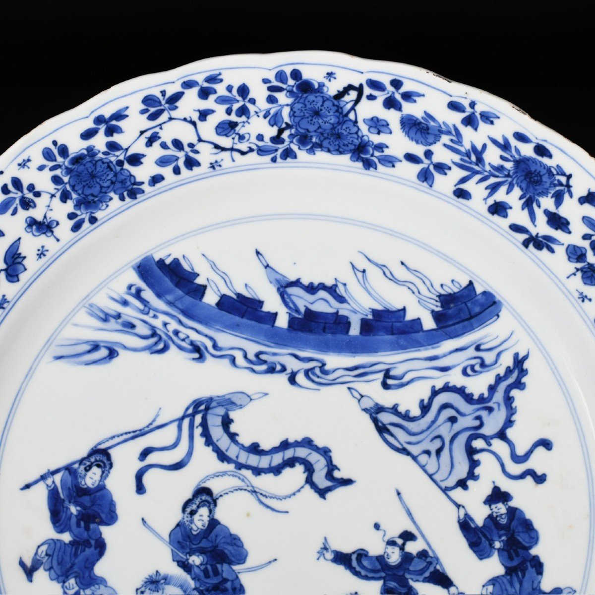 Large Porcelain Dish With Blue And White Decor Of Horsemen - China 18th Kangxi Period-photo-2