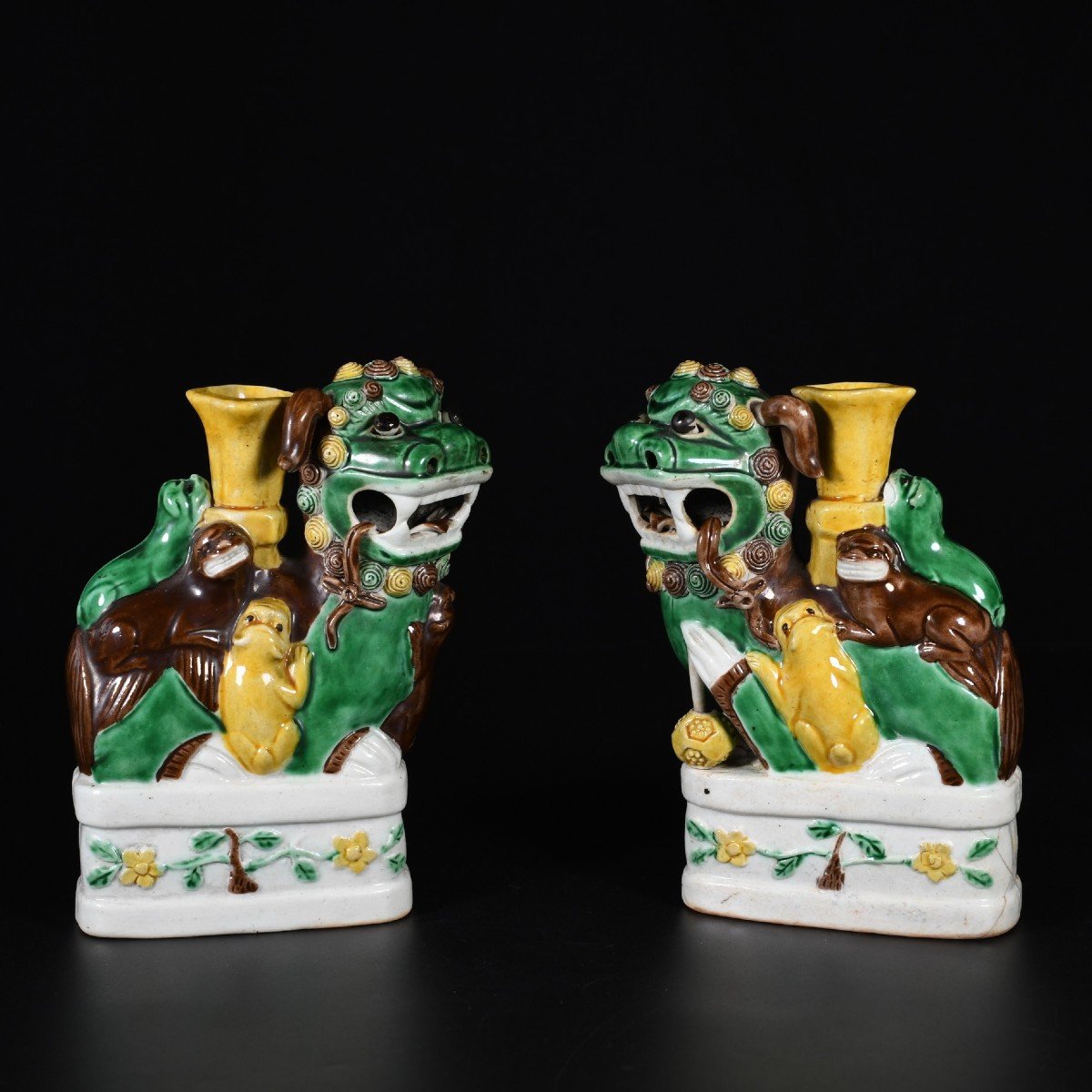 A Rare Pair Of Buddhistic Lions Incense Stick Holders - China 18th Century Kangxi Period 