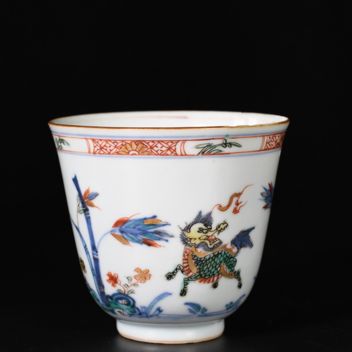 Gobelet à Vin En Porcelaine à Décor D’un Qilin Et D’un Phoenix - Chine XVIIIe Période Kangxi