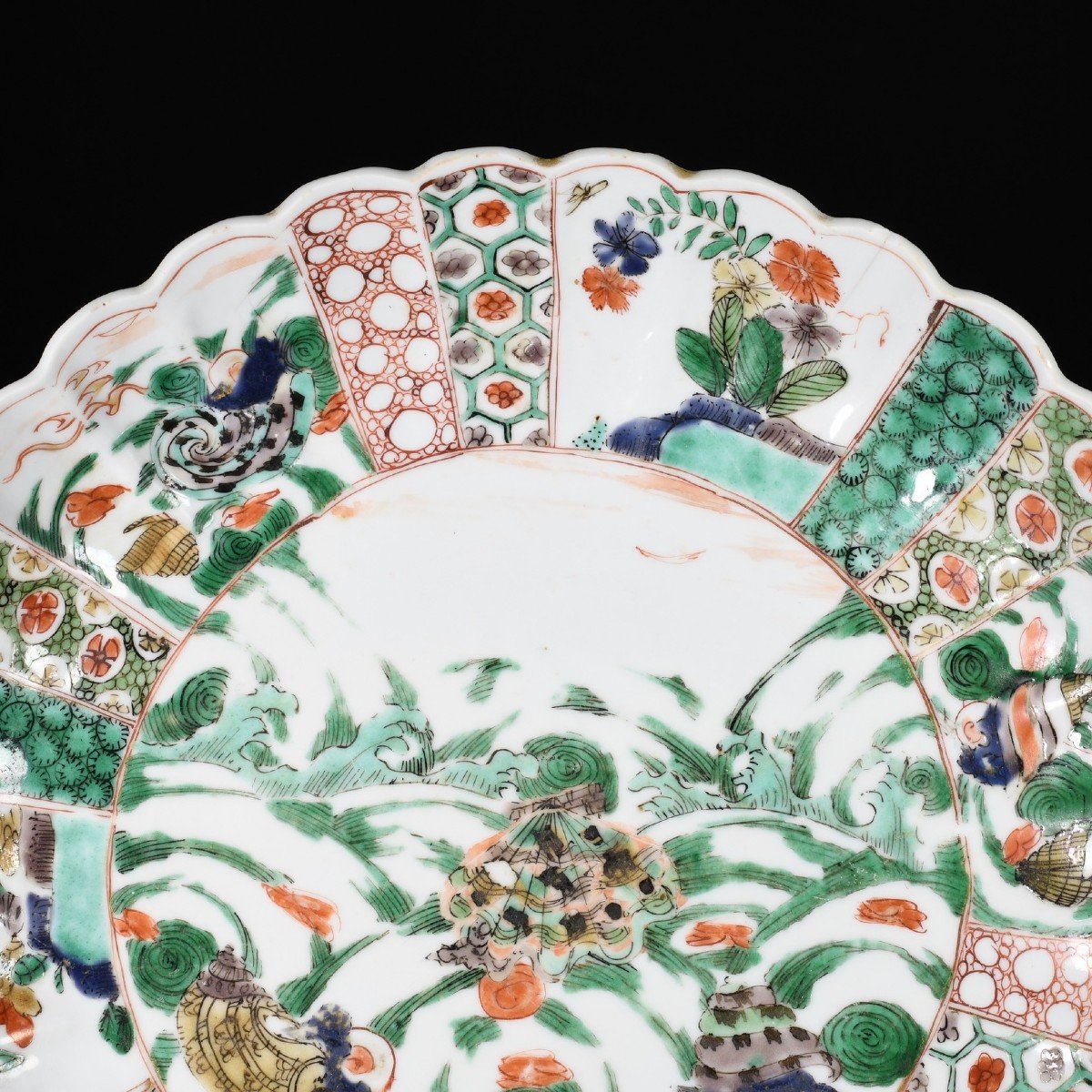 Large Famille Verte Enameled Dish With Crustacae Decor - China 18th Century Kangxi Period-photo-2