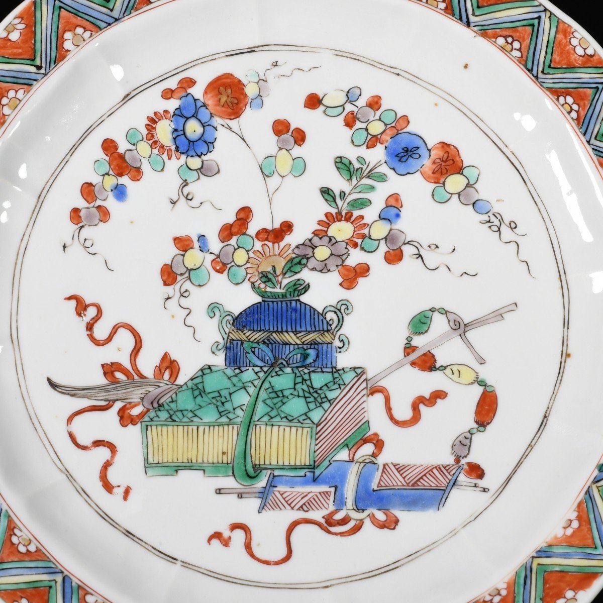 "famille Verte" Porcelain Plate Decorated With Antiques - China 18th Kangxi Period -photo-2