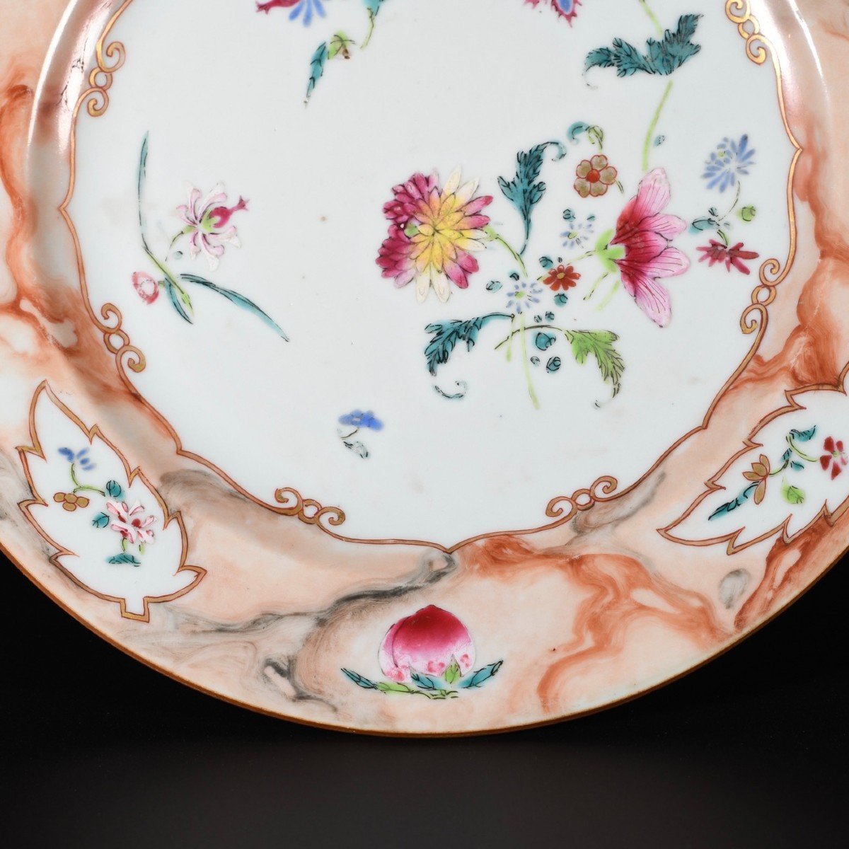 Assiette Aux émaux De La Famille Rose Dit "faux-marbre" - Chine XVIIIe Période Qianlong-photo-1