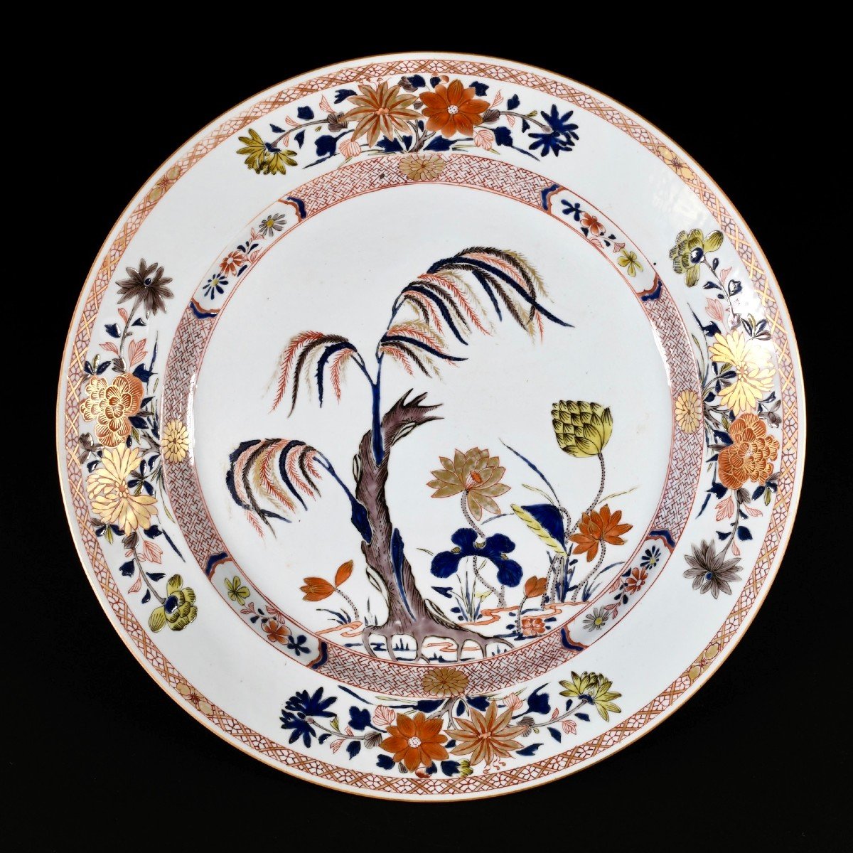 Important Plat En Porcelaine à Décor Central d'Un Saule - Chine XVIIIe Période Kangxi 