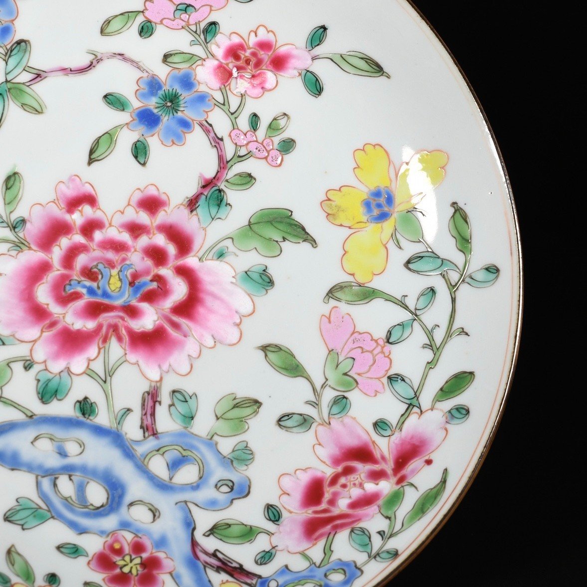 Porcelain Saucer  With Famille Rose Enamels And Flower Decor - China 18th Century Circa 1730-photo-3