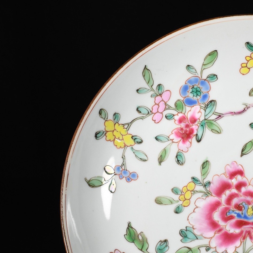 Porcelain Saucer  With Famille Rose Enamels And Flower Decor - China 18th Century Circa 1730-photo-2