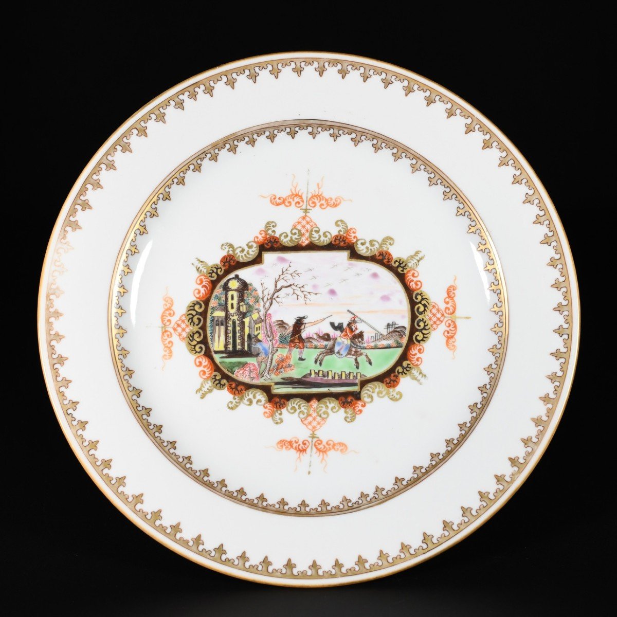 Assiette Décorée Dans Le Style De Meissen à décor de cavaliers - Chine XVIIIe Période Qianlong