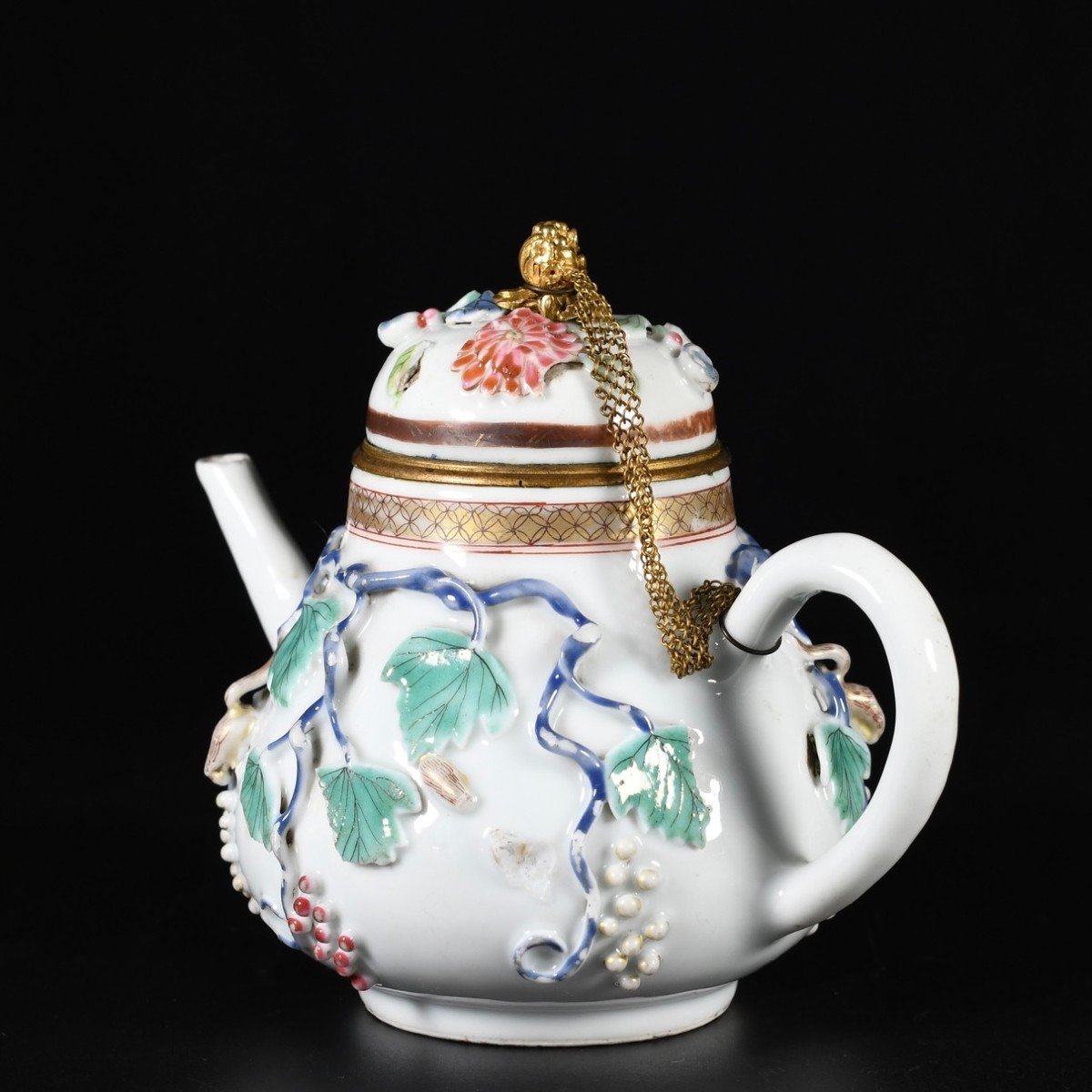 Teapot With Squirrel And Grapes Decoration In Relief - China 18th Century Yongzheng Period-photo-4