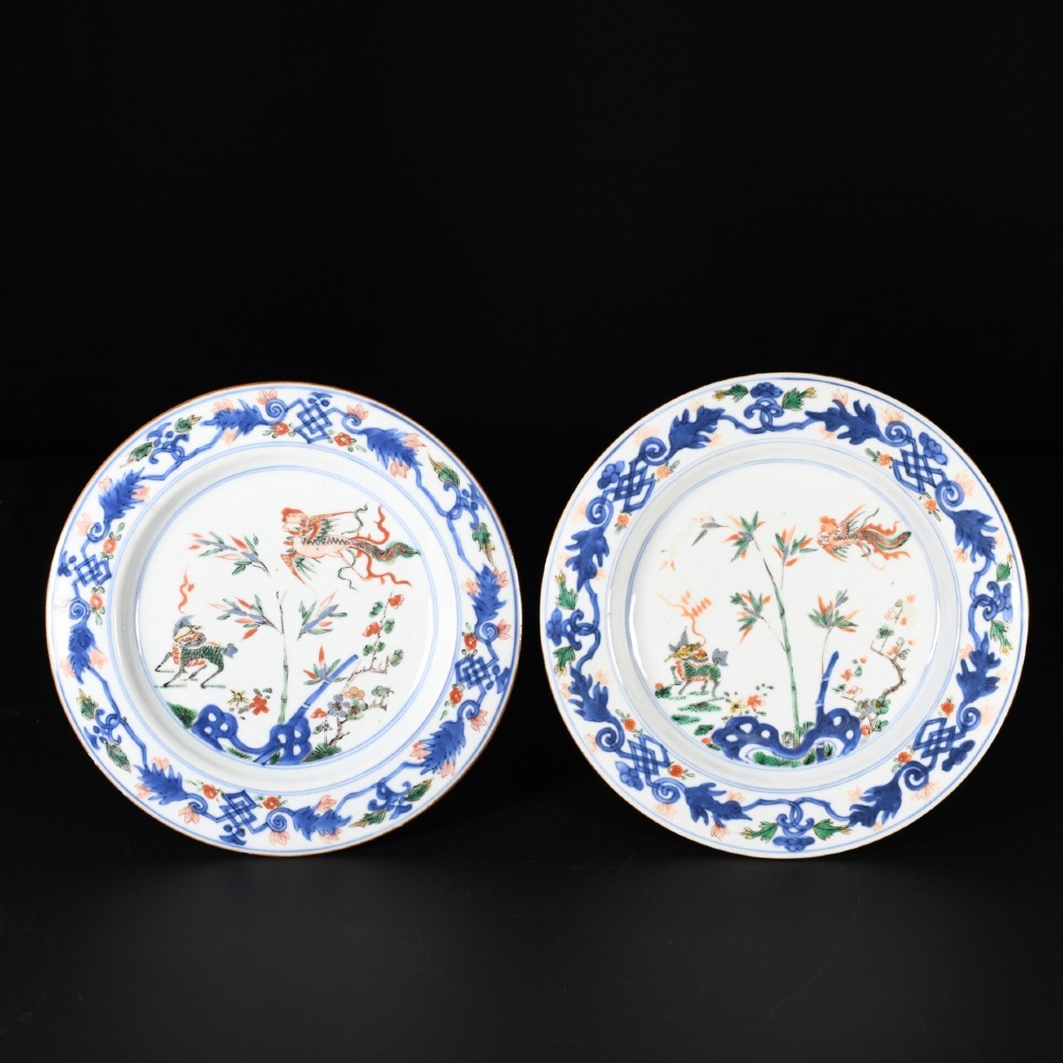 Paire d'Assiettes à Décor d'Un Qilin Et d'Un Fenghuang - Chine XVIIIe Période Kangxi