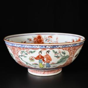 Porcelain Bowl With "dame Au Parasol" Decoration, Overdecorated In Holland